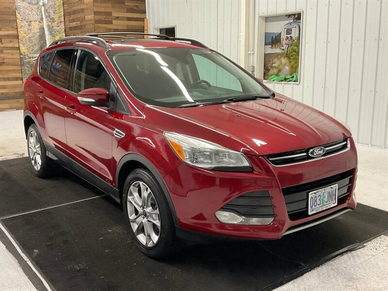 2013 Ford Escape SEL  AWD / Leather & Heated Seats / Pano Sunroof  / Navigation - Photo 2 - Gladstone, OR 97027