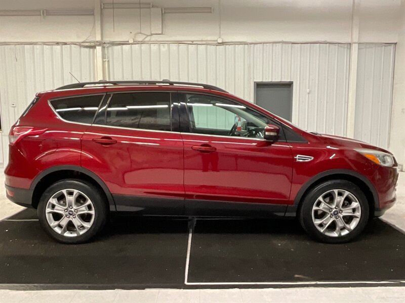 2013 Ford Escape SEL  AWD / Leather & Heated Seats / Pano Sunroof  / Navigation - Photo 4 - Gladstone, OR 97027