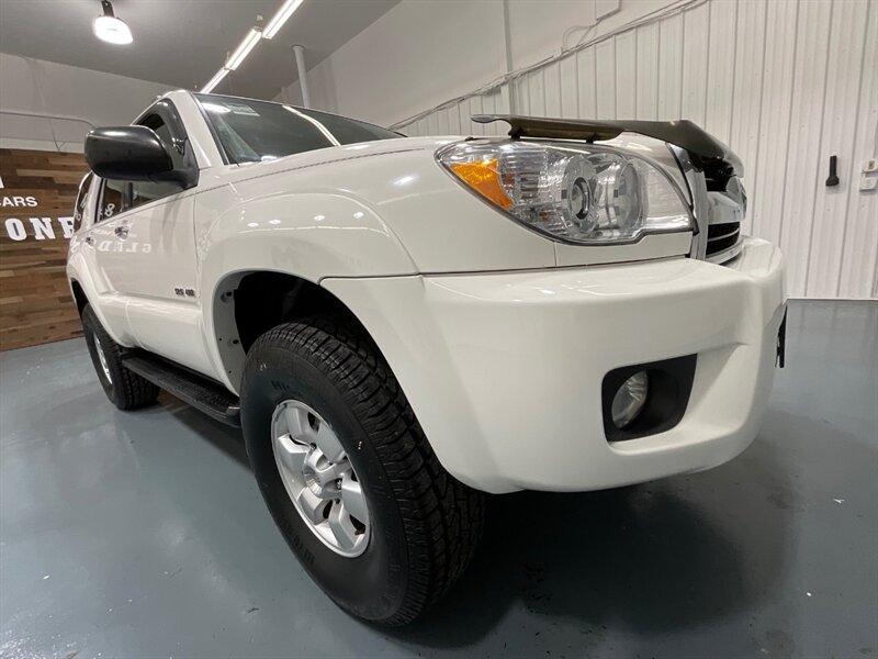 2008 Toyota 4Runner SR5 4X4 / 4.0L V6 / 3RD ROW SEAT / NEW TIRES  / Sunroof & Central Diff Locks - Photo 54 - Gladstone, OR 97027