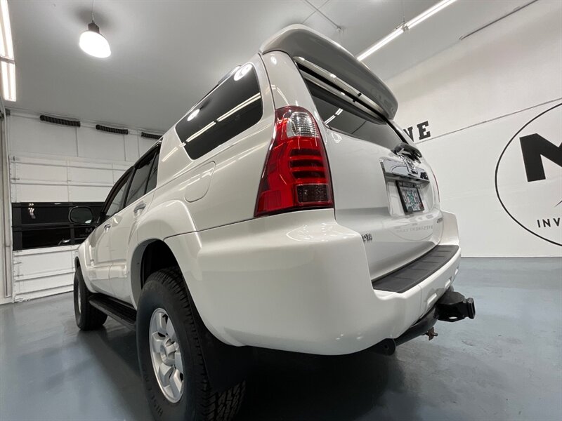 2008 Toyota 4Runner SR5 4X4 / 4.0L V6 / 3RD ROW SEAT / NEW TIRES  / Sunroof & Central Diff Locks - Photo 52 - Gladstone, OR 97027