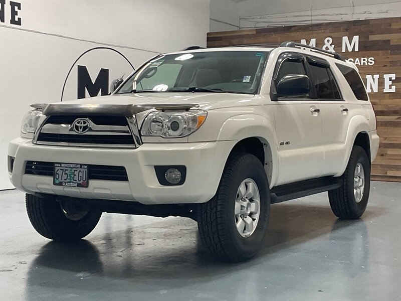 2008 Toyota 4Runner SR5 4X4 / 4.0L V6 / 3RD ROW SEAT / NEW TIRES  / Sunroof & Central Diff Locks - Photo 1 - Gladstone, OR 97027