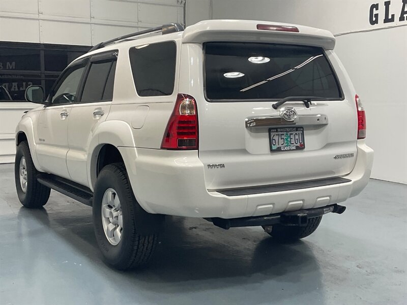 2008 Toyota 4Runner SR5 4X4 / 4.0L V6 / 3RD ROW SEAT / NEW TIRES  / Sunroof & Central Diff Locks - Photo 8 - Gladstone, OR 97027