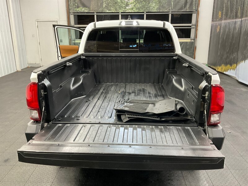 2020 Toyota Tacoma 4x4 SR5 V6 /Tech Pkg/ LIFTED/1-OWNER / 21,000 MILE  Navigation & Backup Camera / LIFTED w/ WHEELS & TIRES / LOCAL OREGON - Photo 22 - Gladstone, OR 97027