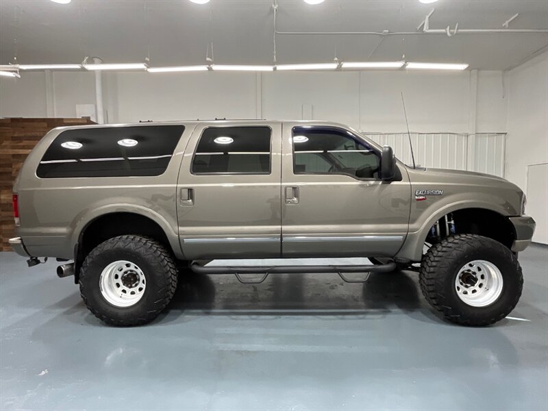 2002 Ford Excursion Limited 4X4 / 7.3L V8 DIESEL / LIFTED LIFTED  / ZERO RUST / Leather Seats / 37 " MUD TIRES - Photo 4 - Gladstone, OR 97027