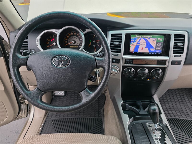2004 Toyota 4Runner SR5 V6 / 4X4 / DIFF LOCK / BRAND NEW LIFT / BRAND NEW TIRES / NAVIGATION / ZERO RUST!! - Photo 18 - Portland, OR 97217