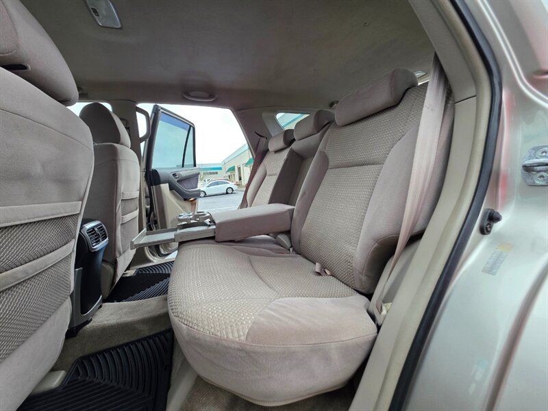 2004 Toyota 4Runner SR5 V6 / 4X4 / DIFF LOCK / BRAND NEW LIFT / BRAND NEW TIRES / NAVIGATION / ZERO RUST!! - Photo 14 - Portland, OR 97217