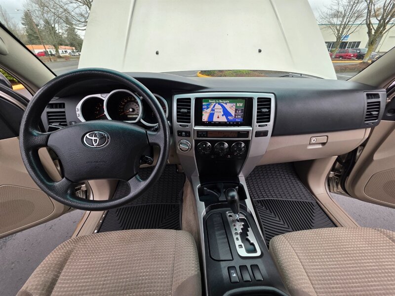 2004 Toyota 4Runner SR5 V6 / 4X4 / DIFF LOCK / BRAND NEW LIFT / BRAND NEW TIRES / NAVIGATION / ZERO RUST!! - Photo 33 - Portland, OR 97217