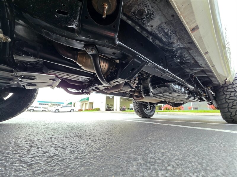 2004 Toyota 4Runner SR5 V6 / 4X4 / DIFF LOCK / BRAND NEW LIFT / BRAND NEW TIRES / NAVIGATION / ZERO RUST!! - Photo 22 - Portland, OR 97217