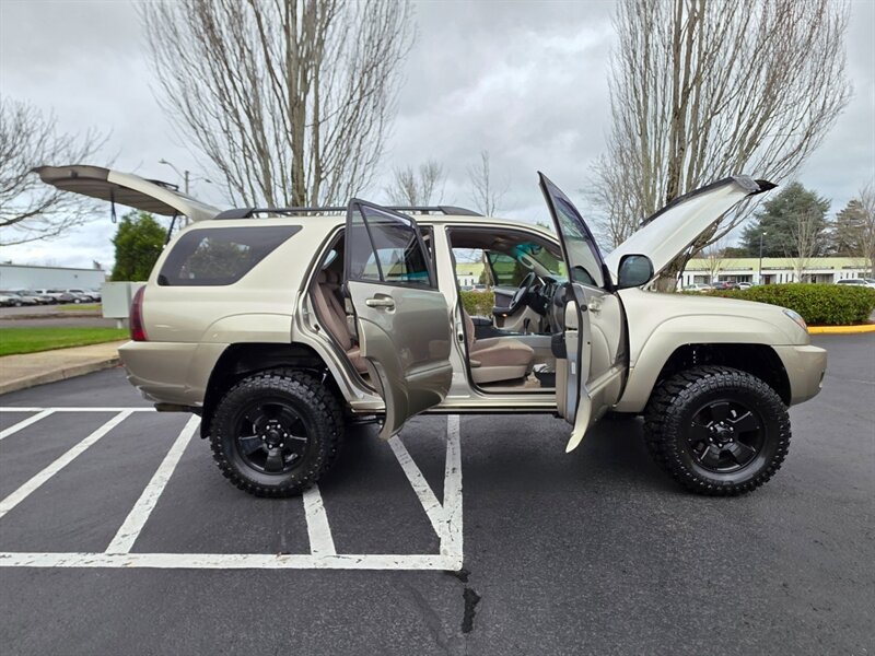 2004 Toyota 4Runner SR5 V6 / 4X4 / DIFF LOCK / BRAND NEW LIFT / BRAND NEW TIRES / NAVIGATION / ZERO RUST!! - Photo 24 - Portland, OR 97217