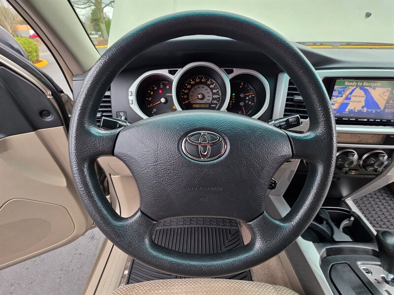 2004 Toyota 4Runner SR5 V6 / 4X4 / DIFF LOCK / BRAND NEW LIFT / BRAND NEW TIRES / NAVIGATION / ZERO RUST!! - Photo 34 - Portland, OR 97217