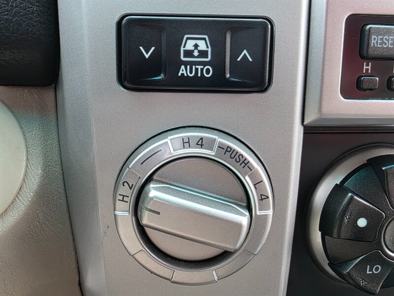 2004 Toyota 4Runner SR5 V6 / 4X4 / DIFF LOCK / BRAND NEW LIFT / BRAND NEW TIRES / NAVIGATION / ZERO RUST!! - Photo 20 - Portland, OR 97217