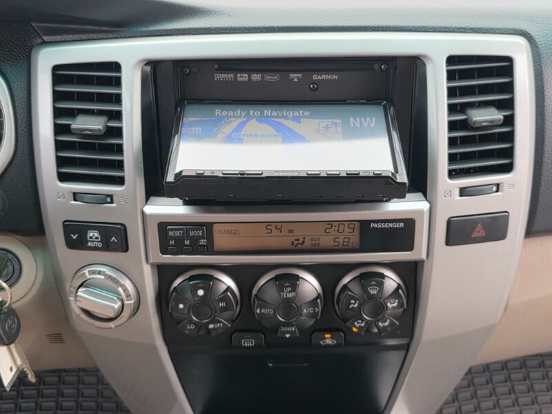 2004 Toyota 4Runner SR5 V6 / 4X4 / DIFF LOCK / BRAND NEW LIFT / BRAND NEW TIRES / NAVIGATION / ZERO RUST!! - Photo 19 - Portland, OR 97217