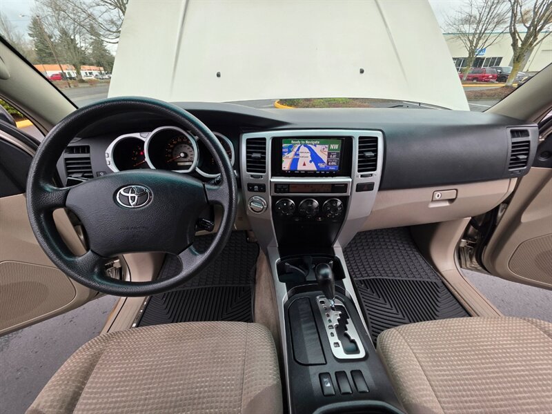 2004 Toyota 4Runner SR5 V6 / 4X4 / DIFF LOCK / BRAND NEW LIFT / BRAND NEW TIRES / NAVIGATION / ZERO RUST!! - Photo 17 - Portland, OR 97217