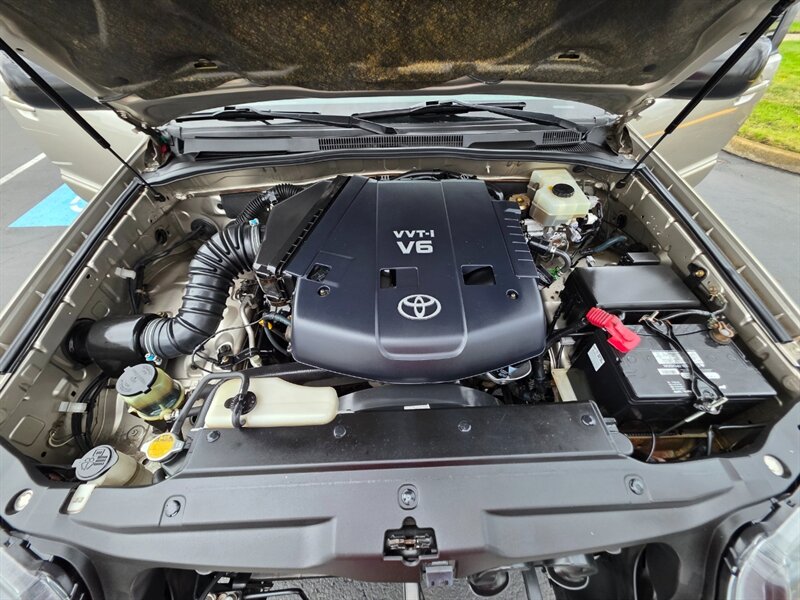 2004 Toyota 4Runner SR5 V6 / 4X4 / DIFF LOCK / BRAND NEW LIFT / BRAND NEW TIRES / NAVIGATION / ZERO RUST!! - Photo 31 - Portland, OR 97217