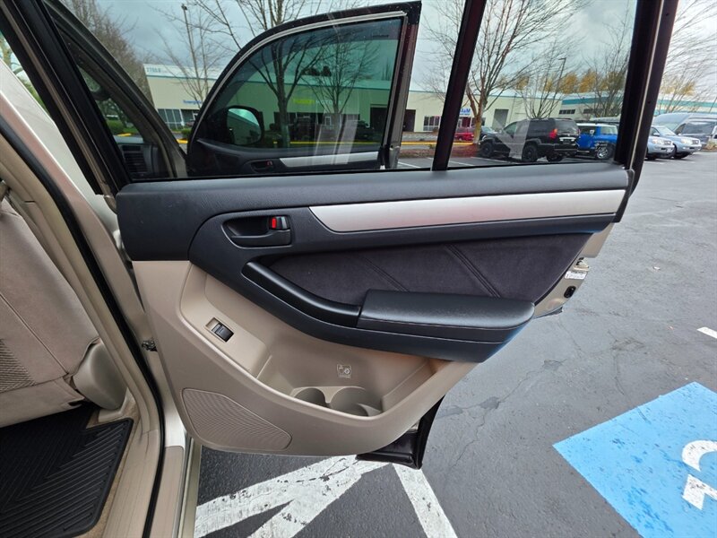 2004 Toyota 4Runner SR5 V6 / 4X4 / DIFF LOCK / BRAND NEW LIFT / BRAND NEW TIRES / NAVIGATION / ZERO RUST!! - Photo 44 - Portland, OR 97217