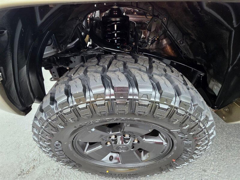 2004 Toyota 4Runner SR5 V6 / 4X4 / DIFF LOCK / BRAND NEW LIFT / BRAND NEW TIRES / NAVIGATION / ZERO RUST!! - Photo 47 - Portland, OR 97217