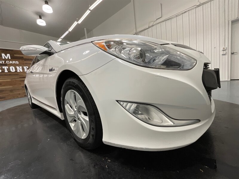 2014 Hyundai Sonata Hybrid Sedan / Backup Cam / Heated Seats /59K MILE   - Photo 36 - Gladstone, OR 97027