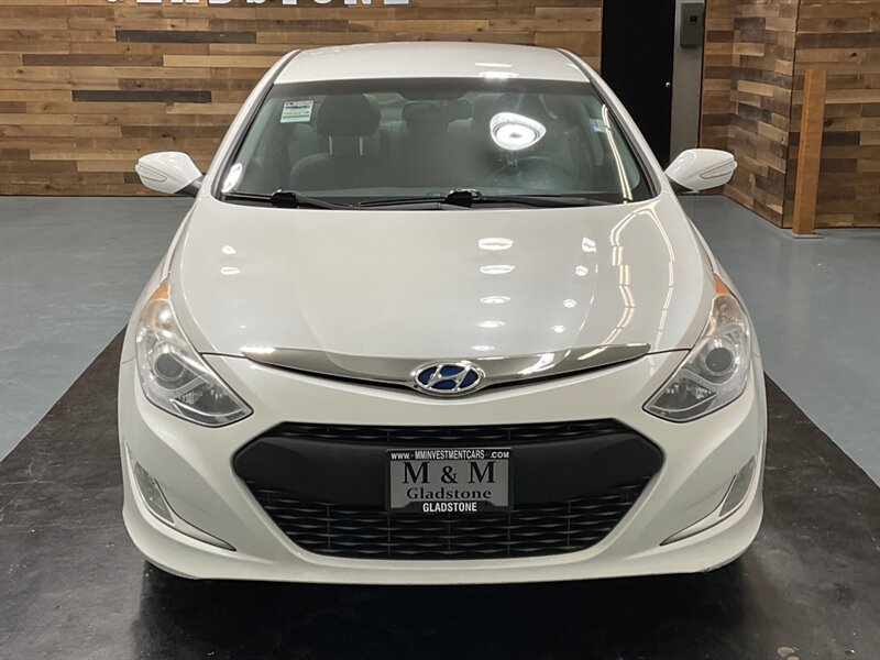 2014 Hyundai Sonata Hybrid Sedan / Backup Cam / Heated Seats /59K MILE   - Photo 5 - Gladstone, OR 97027