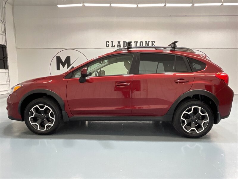 2013 Subaru XV Crosstrek 2.0i Premium AWD / 5-SPEED MANUAL / 77K MILES  / ZERO RUST - Photo 3 - Gladstone, OR 97027