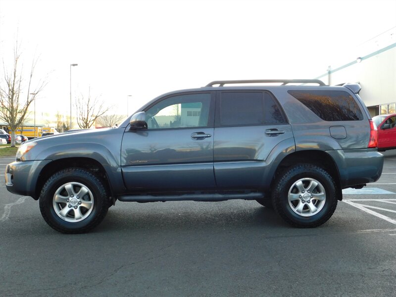 2006 Toyota 4Runner Sport Edition / V8 4.7L / Sunroof / Excel Cond   - Photo 3 - Portland, OR 97217