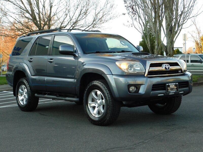 2006 Toyota 4Runner Sport Edition / V8 4.7L / Sunroof / Excel Cond   - Photo 2 - Portland, OR 97217