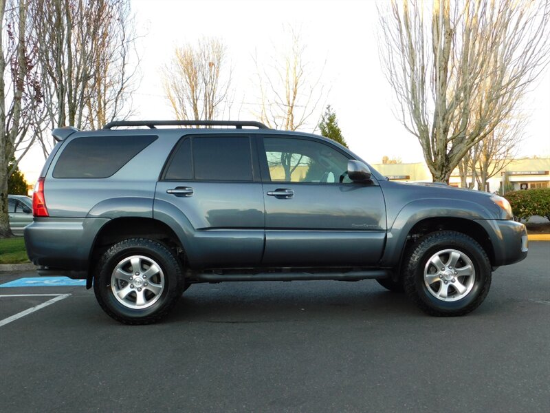 2006 Toyota 4Runner Sport Edition / V8 4.7L / Sunroof / Excel Cond   - Photo 4 - Portland, OR 97217