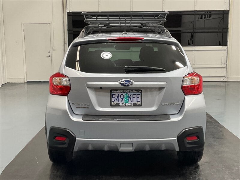 2017 Subaru XV Crosstrek 2.0i Premium / 5-SPEED MANUAL / 1-OWNER / 56K MILE  / Backup Camera - Photo 6 - Gladstone, OR 97027