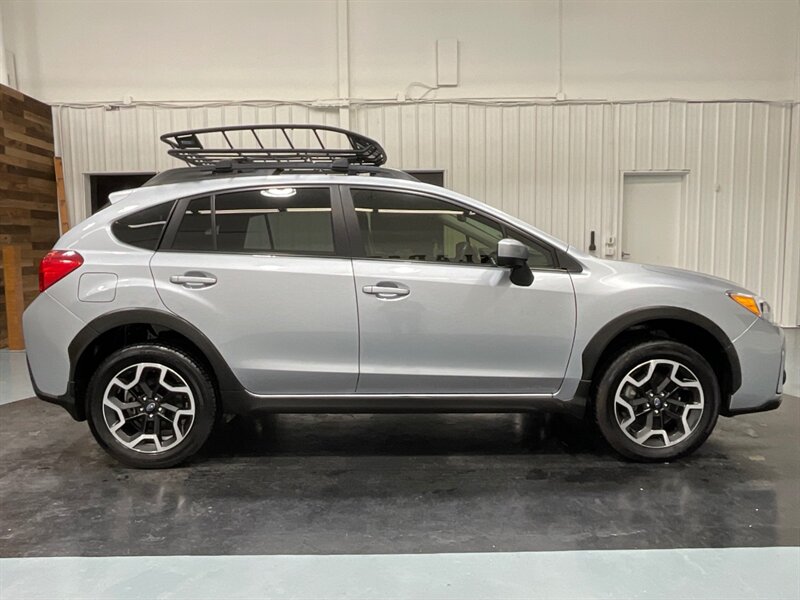 2017 Subaru XV Crosstrek 2.0i Premium / 5-SPEED MANUAL / 1-OWNER / 56K MILE  / Backup Camera - Photo 4 - Gladstone, OR 97027