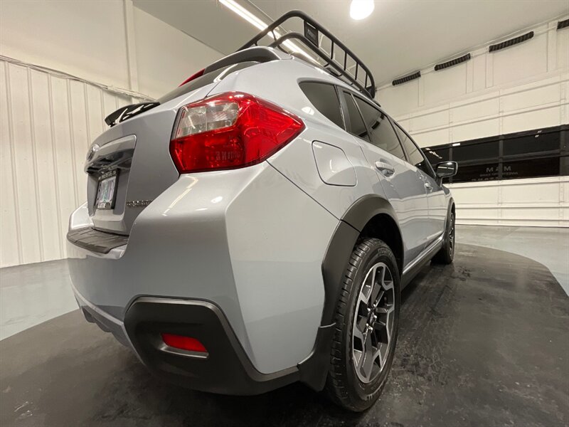 2017 Subaru XV Crosstrek 2.0i Premium / 5-SPEED MANUAL / 1-OWNER / 56K MILE  / Backup Camera - Photo 31 - Gladstone, OR 97027