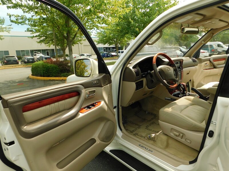 2000 Lexus LX 470 Sport Utility 4WD / Leather / 3RD SEAT / CLEAN   - Photo 11 - Portland, OR 97217