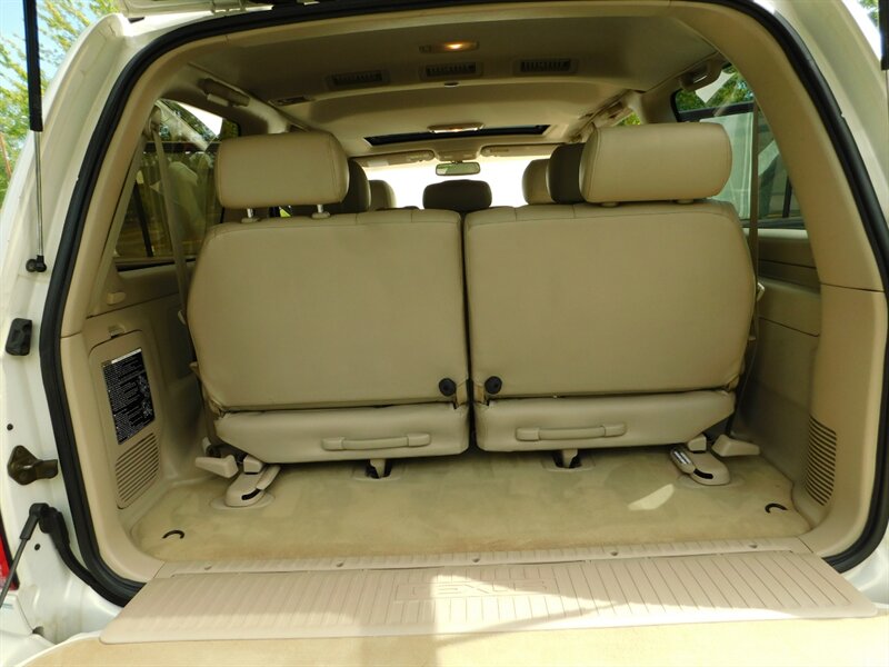 2000 Lexus LX 470 Sport Utility 4WD / Leather / 3RD SEAT / CLEAN   - Photo 17 - Portland, OR 97217