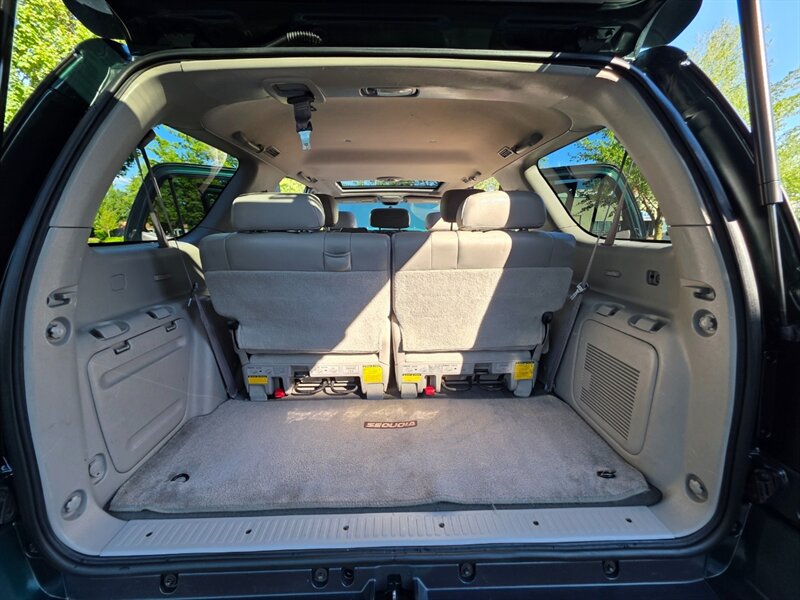 2002 Toyota Sequoia 4X4 LIMITED TIMING BELT DONE / NEW TIRES / LIFTED / V8 4.7L / 8-PASSENGER / HEATED LEATHER / SUNROOF / PRISTINE - Photo 32 - Portland, OR 97217
