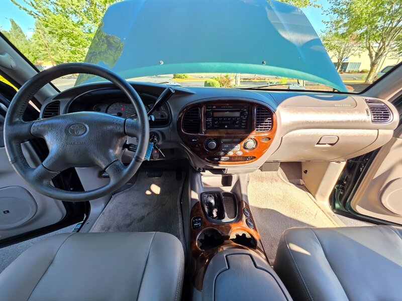 2002 Toyota Sequoia 4X4 LIMITED TIMING BELT DONE / NEW TIRES / LIFTED / V8 4.7L / 8-PASSENGER / HEATED LEATHER / SUNROOF / PRISTINE - Photo 18 - Portland, OR 97217