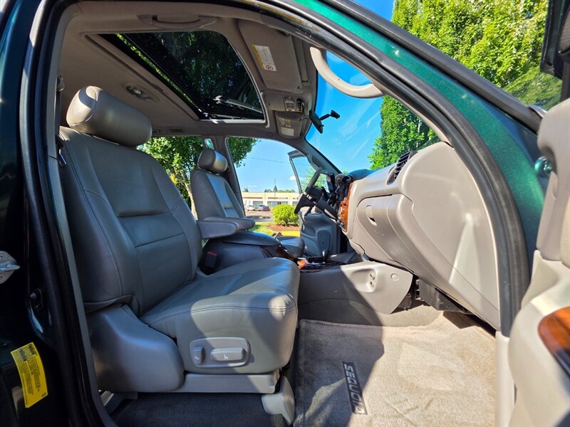 2002 Toyota Sequoia 4X4 LIMITED TIMING BELT DONE / NEW TIRES / LIFTED / V8 4.7L / 8-PASSENGER / HEATED LEATHER / SUNROOF / PRISTINE - Photo 14 - Portland, OR 97217