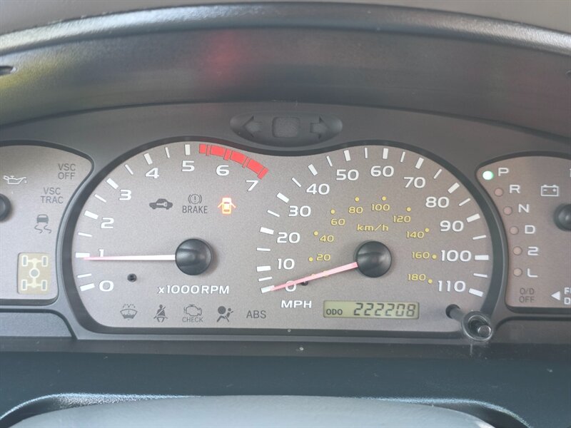2002 Toyota Sequoia 4X4 LIMITED TIMING BELT DONE / NEW TIRES / LIFTED / V8 4.7L / 8-PASSENGER / HEATED LEATHER / SUNROOF / PRISTINE - Photo 46 - Portland, OR 97217