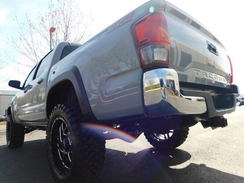 2019 Toyota Tacoma TRD Off-Road V6  4X4 / CRAWL CONTROL / LIFTED   - Photo 11 - Portland, OR 97217