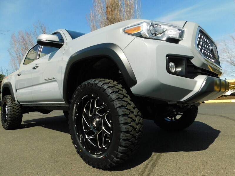 2019 Toyota Tacoma TRD Off-Road V6  4X4 / CRAWL CONTROL / LIFTED   - Photo 10 - Portland, OR 97217