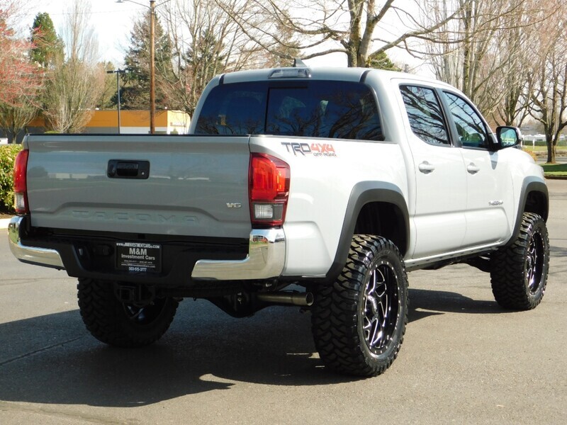 2019 Toyota Tacoma TRD Off-Road V6  4X4 / CRAWL CONTROL / LIFTED   - Photo 8 - Portland, OR 97217