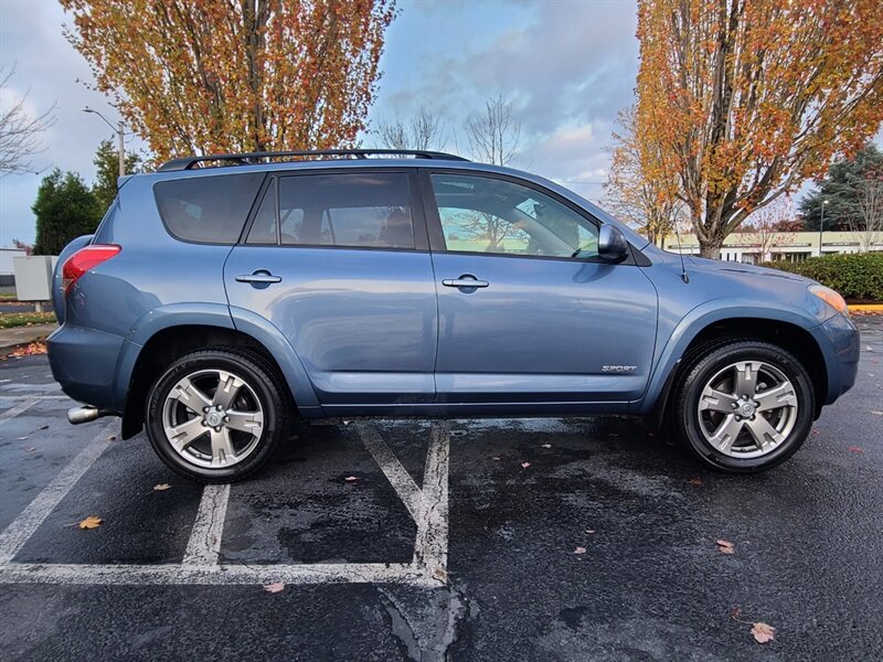 2008 Toyota RAV4 Sport 4X4 / V6 3.5L / SUNROOF / RECORDS / 1-OWNER  / LOW MILES / ALWAYS SERVICED @ TOYOTA - Photo 3 - Portland, OR 97217