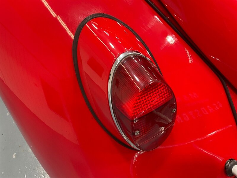 1965 Volkswagen Beetle-Classic 2dr / 1.2L 4Cyl / 4-SPEED MANUAL  / ZERO RUST - Photo 27 - Gladstone, OR 97027