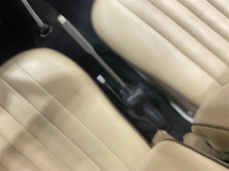 1965 Volkswagen Beetle-Classic 2dr / 1.2L 4Cyl / 4-SPEED MANUAL  / ZERO RUST - Photo 34 - Gladstone, OR 97027