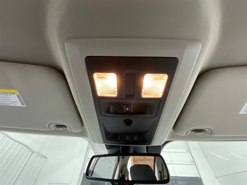 2017 RAM 1500 Big Horn Crew Cab 4X4 / 3.0L DIESEL /NEW TIRES / LOCAL TRUCK w. ZERO RUST / Heated Seats / Remote Start / Trailer Brake controller - Photo 18 - Gladstone, OR 97027