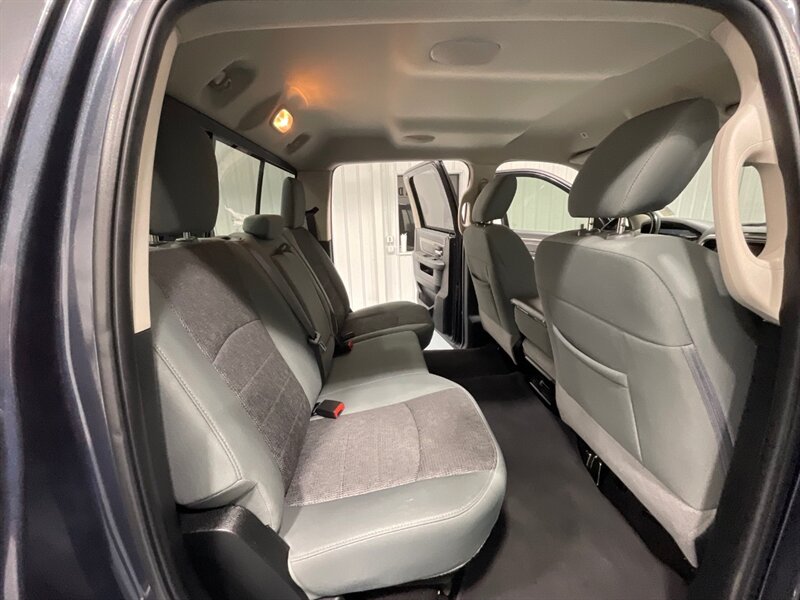 2017 RAM 1500 Big Horn Crew Cab 4X4 / 3.0L DIESEL /NEW TIRES / LOCAL TRUCK w. ZERO RUST / Heated Seats / Remote Start / Trailer Brake controller - Photo 13 - Gladstone, OR 97027