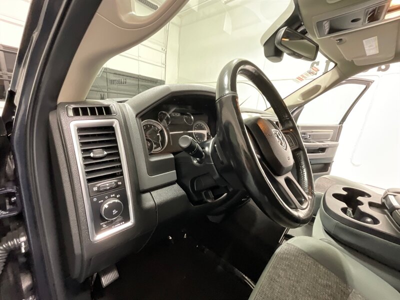 2017 RAM 1500 Big Horn Crew Cab 4X4 / 3.0L DIESEL /NEW TIRES / LOCAL TRUCK w. ZERO RUST / Heated Seats / Remote Start / Trailer Brake controller - Photo 43 - Gladstone, OR 97027