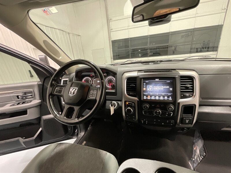 2017 RAM 1500 Big Horn Crew Cab 4X4 / 3.0L DIESEL /NEW TIRES / LOCAL TRUCK w. ZERO RUST / Heated Seats / Remote Start / Trailer Brake controller - Photo 15 - Gladstone, OR 97027