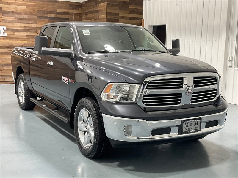 2017 RAM 1500 Big Horn Crew Cab 4X4 / 3.0L DIESEL /NEW TIRES / LOCAL TRUCK w. ZERO RUST / Heated Seats / Remote Start / Trailer Brake controller - Photo 2 - Gladstone, OR 97027