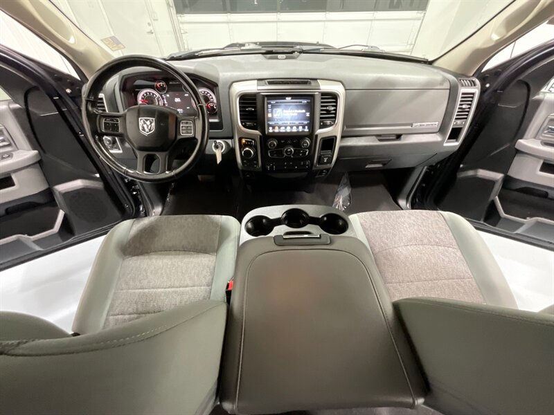 2017 RAM 1500 Big Horn Crew Cab 4X4 / 3.0L DIESEL /NEW TIRES / LOCAL TRUCK w. ZERO RUST / Heated Seats / Remote Start / Trailer Brake controller - Photo 36 - Gladstone, OR 97027