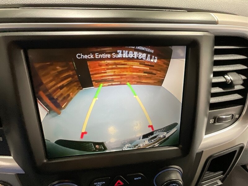 2017 RAM 1500 Big Horn Crew Cab 4X4 / 3.0L DIESEL /NEW TIRES / LOCAL TRUCK w. ZERO RUST / Heated Seats / Remote Start / Trailer Brake controller - Photo 17 - Gladstone, OR 97027