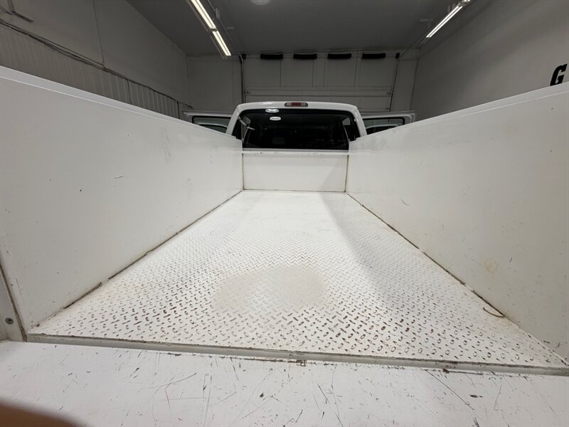 2010 Ford F-250 Super Duty XL 4X4 UTILITY BED /V8 5.4L/36K MILES /LOCAL TRUCK w. ZERO RUST / NEW TIRES - Photo 11 - Gladstone, OR 97027