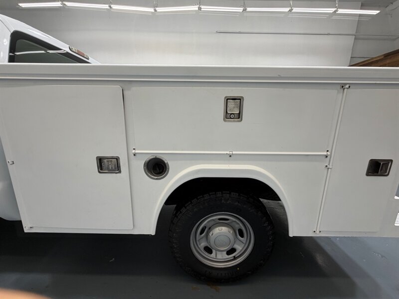 2010 Ford F-250 Super Duty XL 4X4 UTILITY BED /V8 5.4L/36K MILES /LOCAL TRUCK w. ZERO RUST / NEW TIRES - Photo 9 - Gladstone, OR 97027